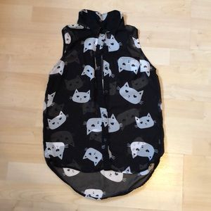 Cute cat girls button up top😸